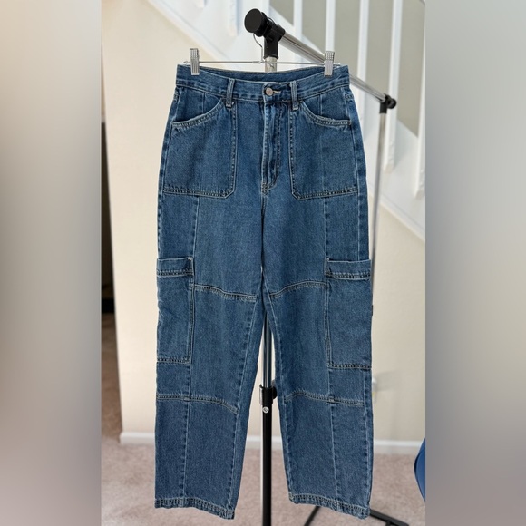 NWOT BDG Urban Outfitters Blue Denim High Rise Baggy Cargo Jeans Size 28 - Picture 1 of 12